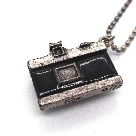 NEW CHICO'S 24" Rare Camera Pendant Statment Necklace in Silver - Picture 5 of 6
